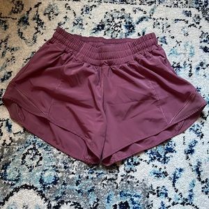 Lululemon Hotty Hot low rise lined 4” short